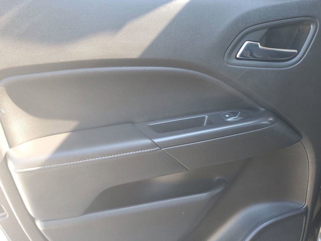 Used 2017 GMC Canyon SLE w/ SLE Convenience Package image 41