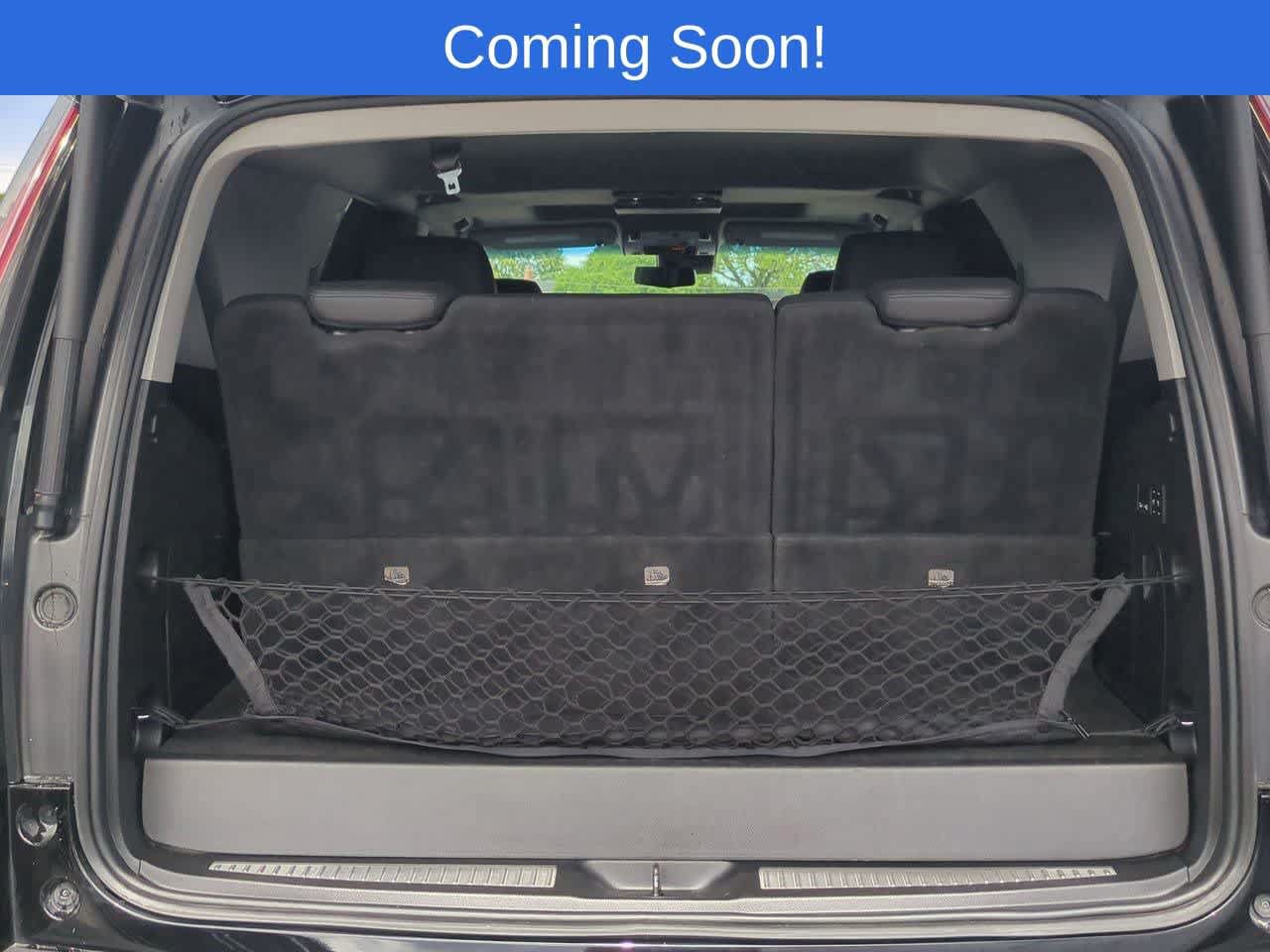 Used 2020 Cadillac Escalade Luxury w/ Escalade Sport Edition AWD/4WD image 37