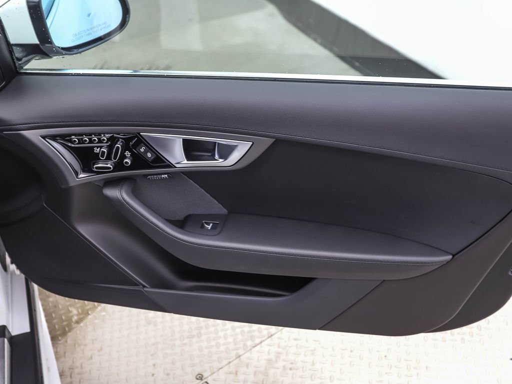 Used 2016 Jaguar F-TYPE S image 21