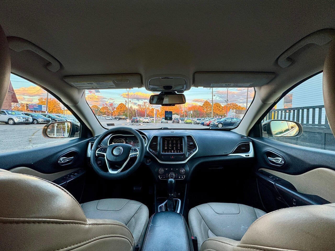 Used 2016 Jeep Cherokee Limited image 16