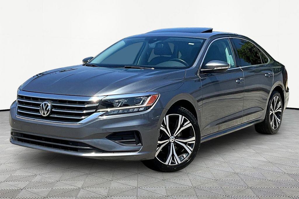 Used 2020 Volkswagen Passat 2.0T SEL FWD image 3