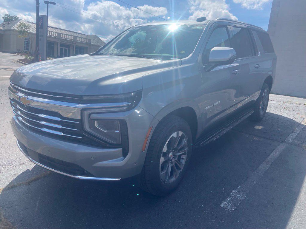 Used 2025 Chevrolet Suburban LT w/ Comfort Package