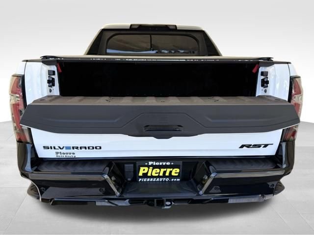 Used 2024 Chevrolet Silverado EV RST AWD/4WD image 4