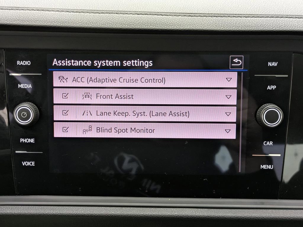 Used 2024 Volkswagen Jetta SEL image 8