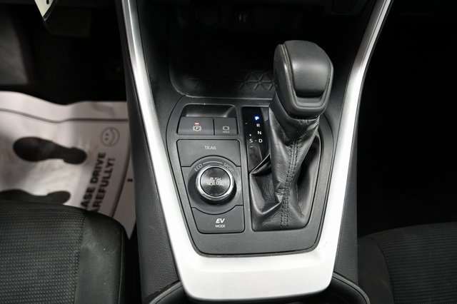 Used 2019 Toyota RAV4 LE image 19