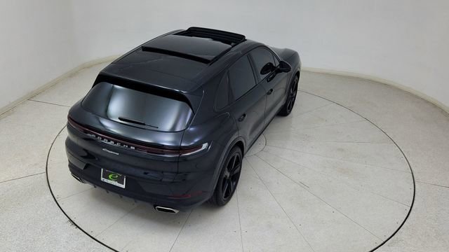 Used 2025 Porsche Cayenne w/ Premium Package image 83