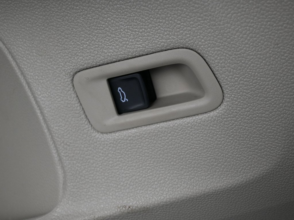 Used 2024 Volkswagen Atlas SEL Premium R-Line image 28