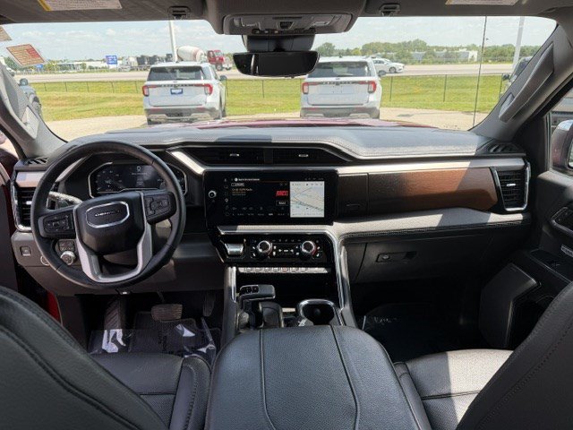 Used 2024 GMC Sierra 1500 Denali w/ Technology Package AWD/4WD image 33