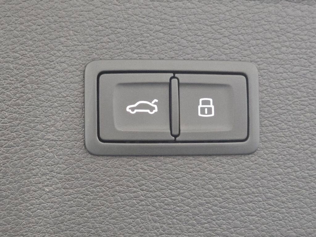 Certified 2025 Audi Q5 2.0T Premium Plus w/ Premium Plus Package image 23