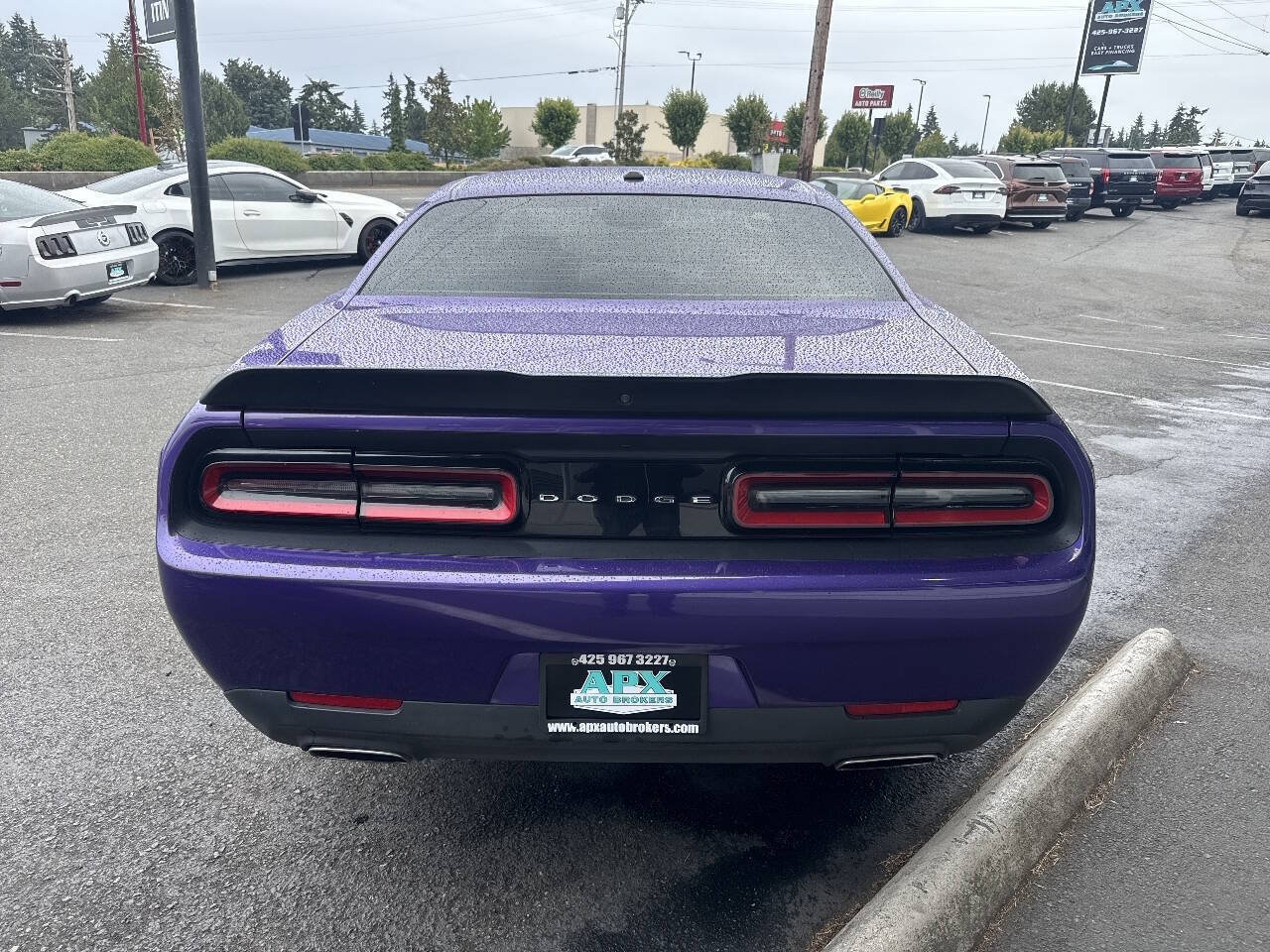 Used 2019 Dodge Challenger SXT w/ Blacktop Package RWD image 5