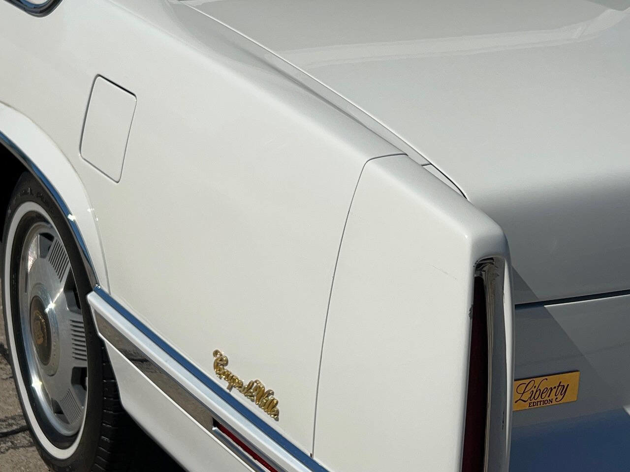 Used 1991 Cadillac De Ville Coupe FWD image 11