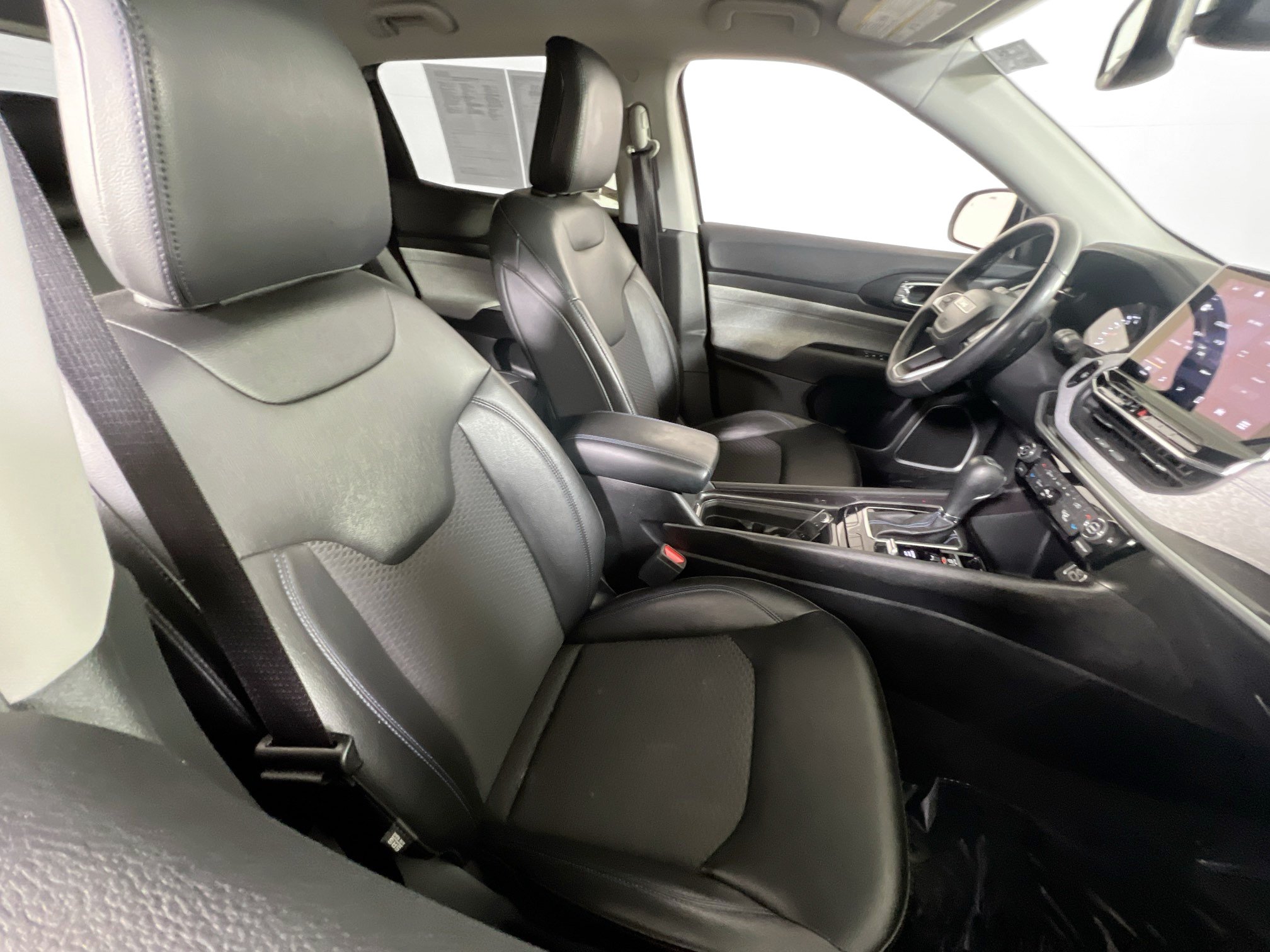 Used 2022 Jeep Compass Latitude w/ Convenience Group AWD/4WD image 25