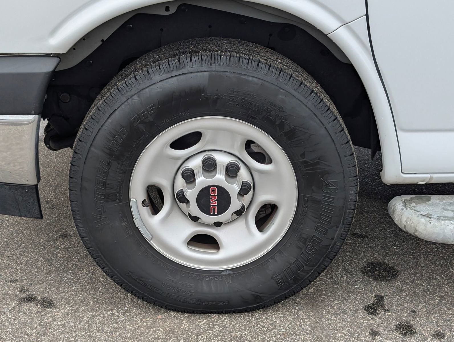 Used 2024 GMC Savana 2500 w/ Driver Convenience Package image 25