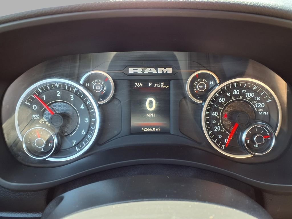 Used 2024 RAM 2500 Big Horn AWD/4WD image 17