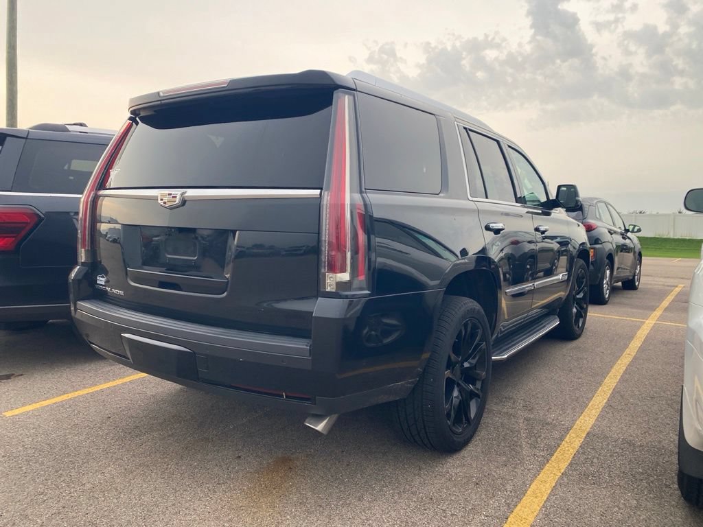 Used 2017 Cadillac Escalade Luxury AWD/4WD image 9
