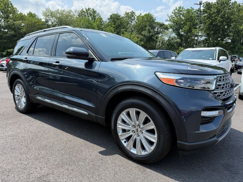 Used 2023 Ford Explorer Limited w/ Limited Technology Package AWD/4WD image 2
