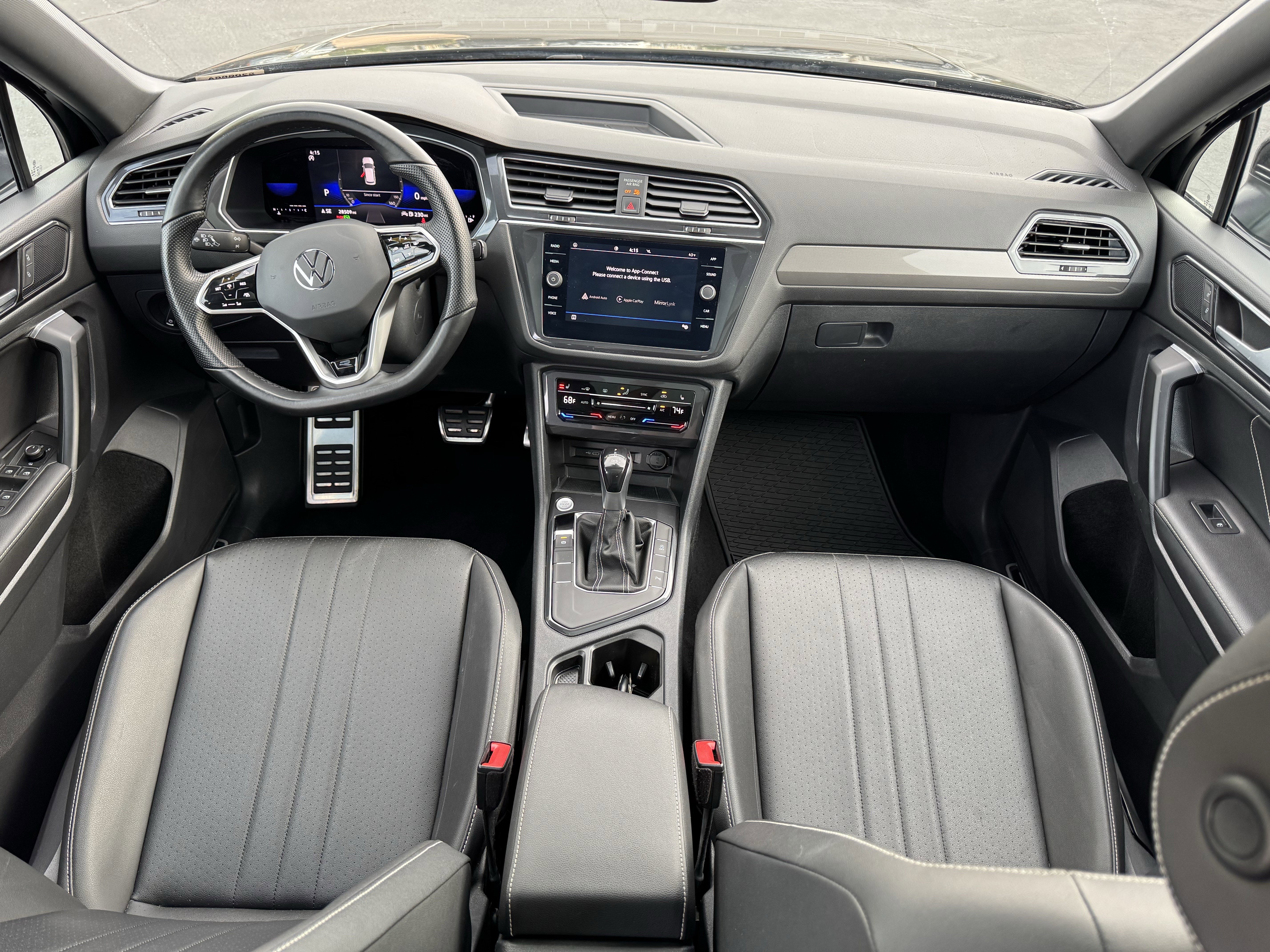 Certified 2023 Volkswagen Tiguan SE R-Line image 33