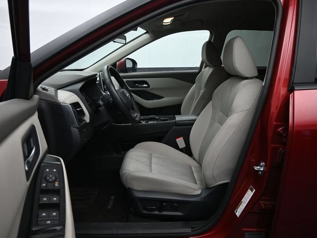 Used 2025 Nissan Rogue SV AWD/4WD image 24