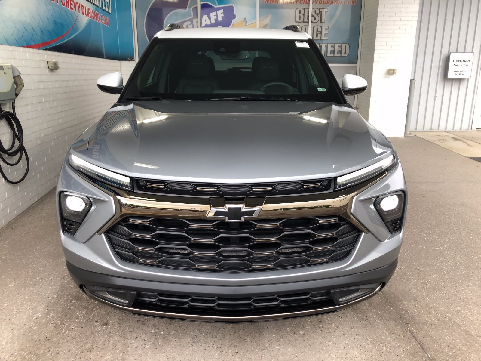 Used 2025 Chevrolet TrailBlazer ACTIV w/ Convenience Package AWD/4WD image 2