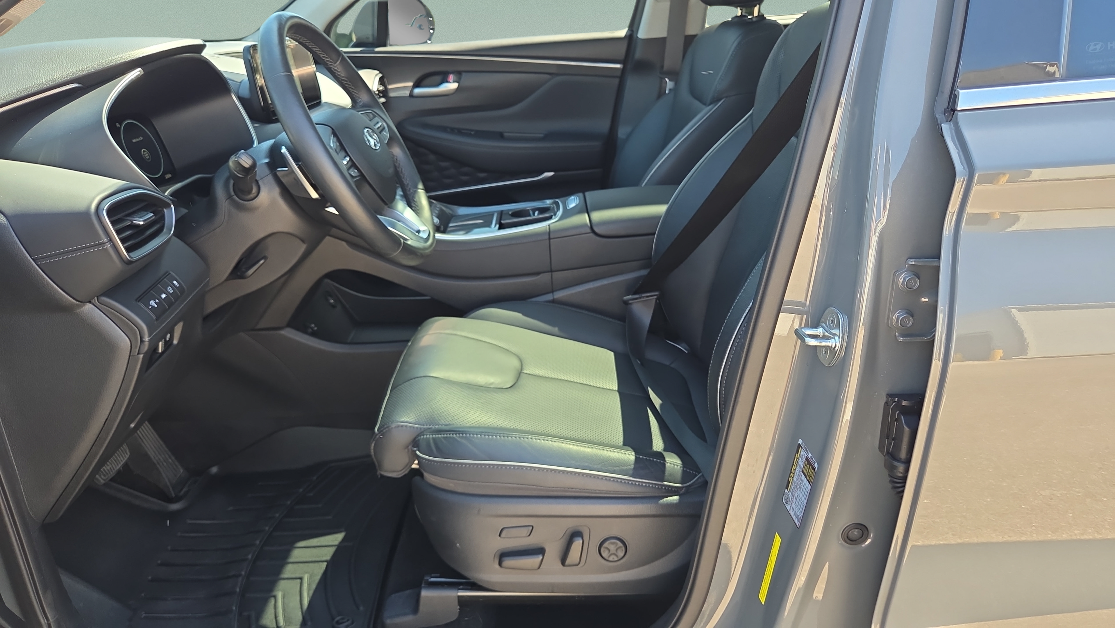 Used 2021 Hyundai Santa Fe Limited FWD image 9