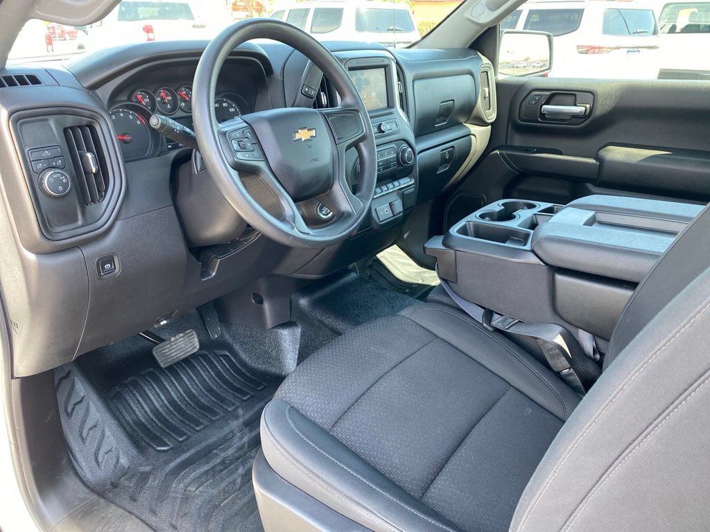 Used 2025 Chevrolet Silverado 1500 W/T RWD image 4
