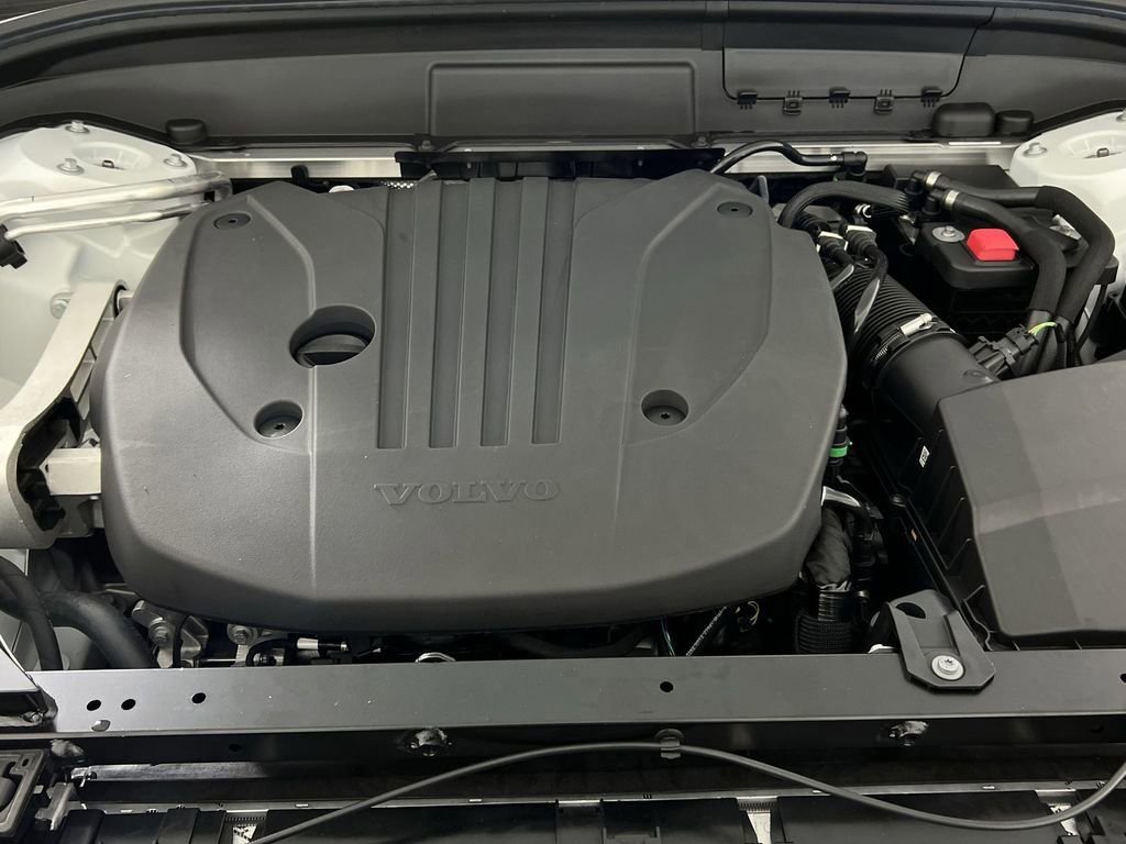 New 2026 Volvo XC60 B5 Plus w/ Protection Package Premier image 18