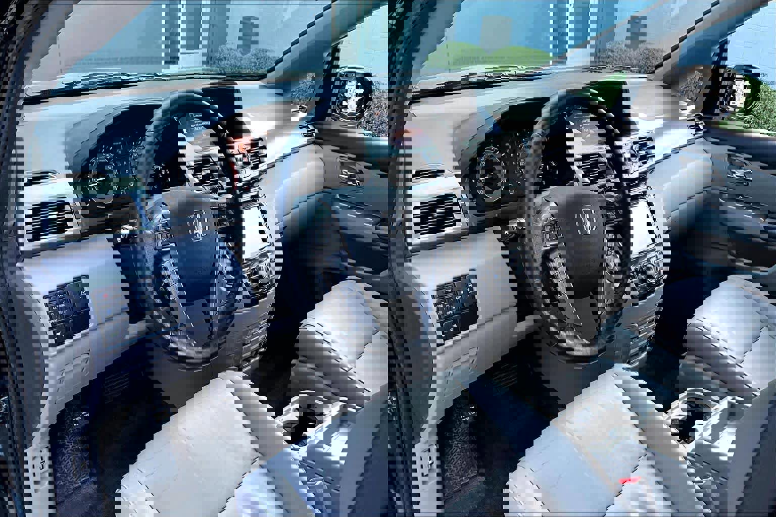 Used 2016 Honda Odyssey Touring image 16