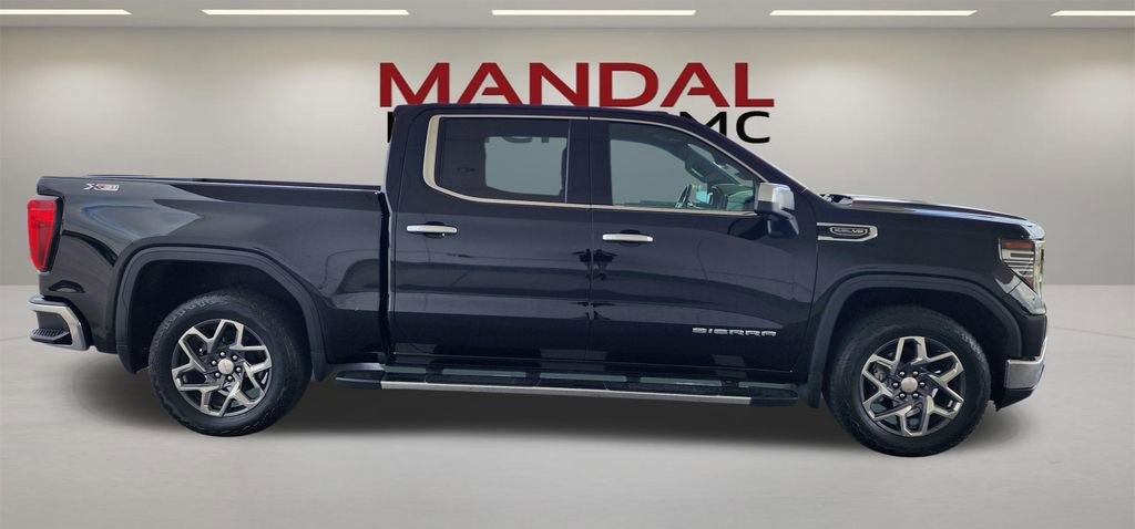 Used 2023 GMC Sierra 1500 SLT w/ SLT Premium Package AWD/4WD image 4