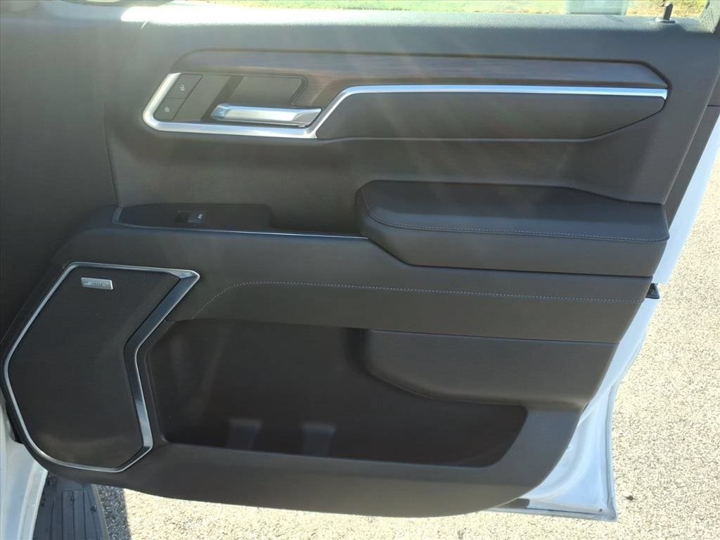 Used 2022 GMC Sierra 1500 SLT w/ SLT Convenience Package AWD/4WD image 8