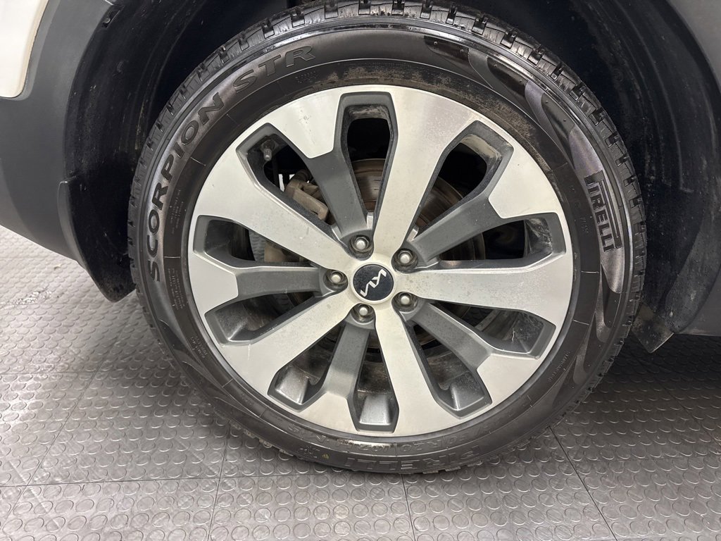 Used 2022 Kia Telluride S image 9