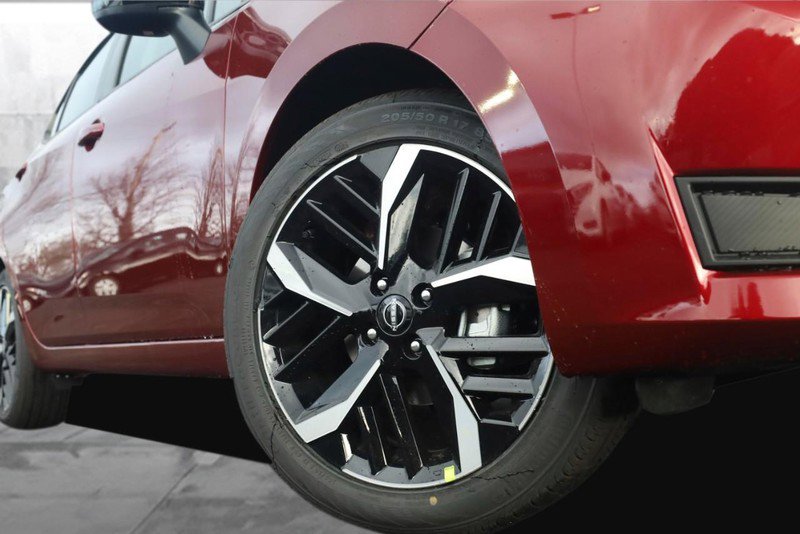 New 2025 Nissan Versa SR w/ Trunk Package image 3