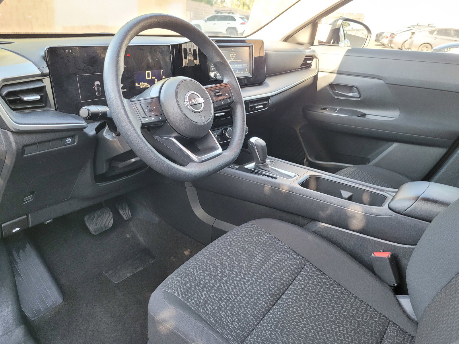 Used 2025 Nissan Kicks S image 9