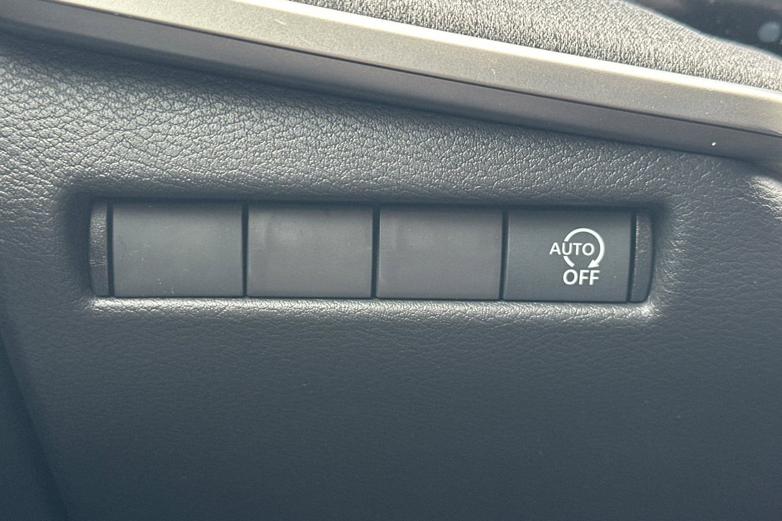 New 2026 Nissan Kicks S image 30