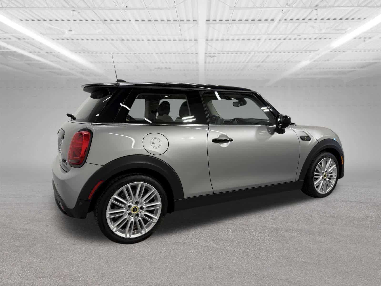 Used 2024 MINI Cooper SE FWD image 6
