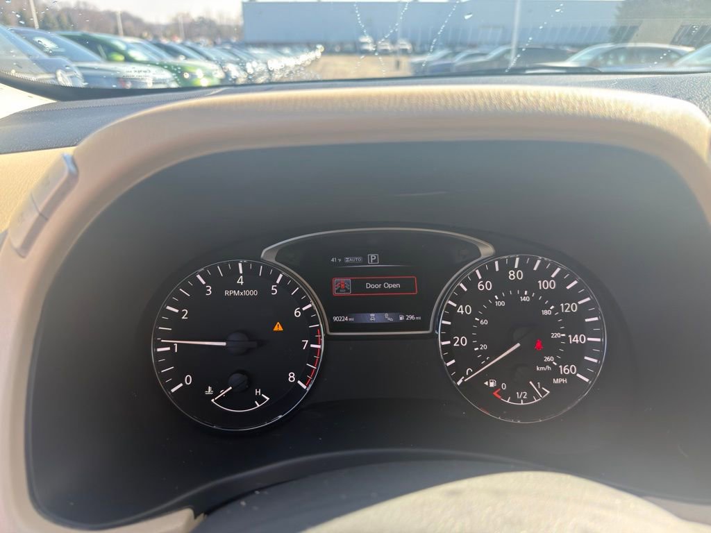 Used 2017 Nissan Pathfinder Platinum w/ Cargo Package image 21