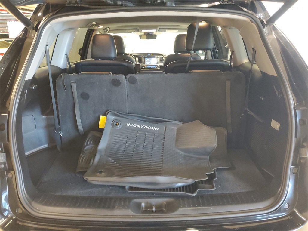 Used 2019 Toyota Highlander XLE image 8