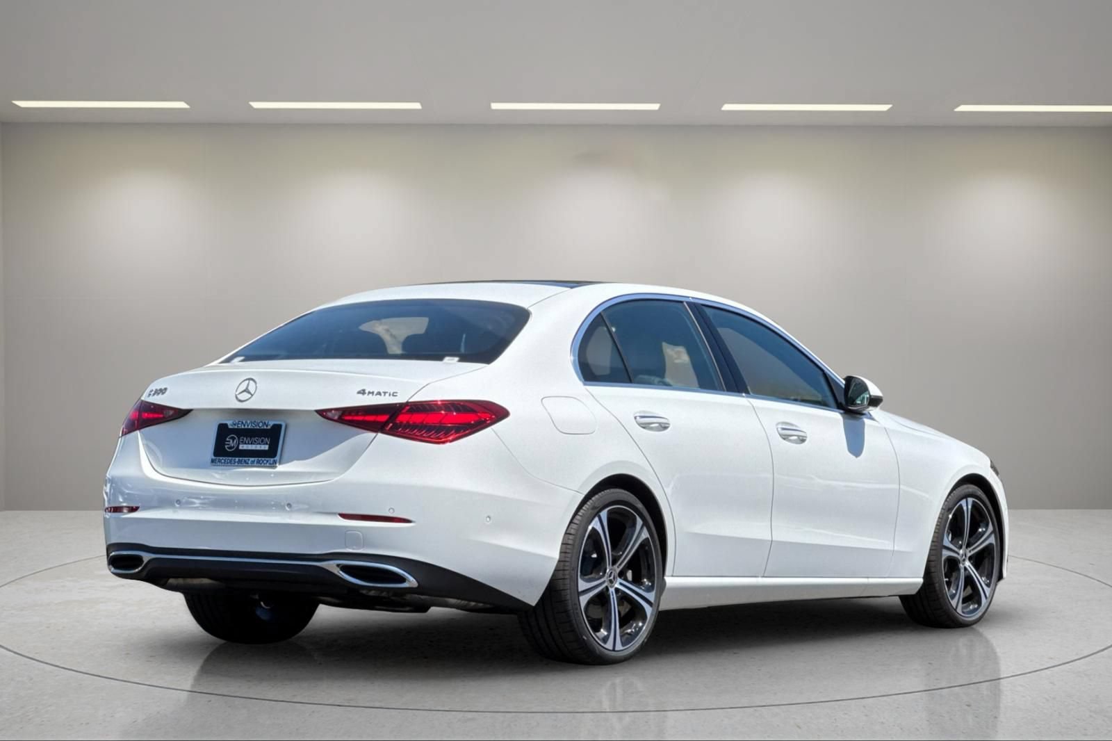 Used 2025 Mercedes-Benz C 300 4MATIC Sedan image 4