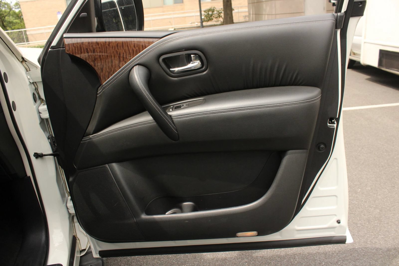 Used 2020 Nissan Armada SL w/ Premium Package RWD image 19