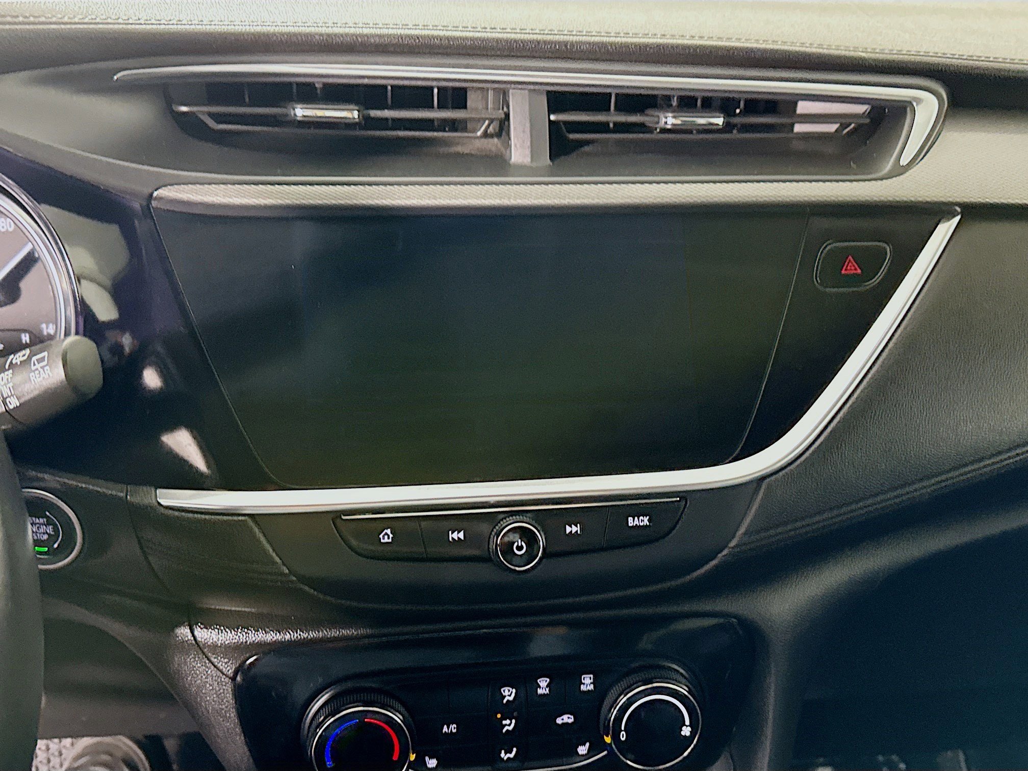 Used 2020 Buick Encore GX Preferred w/ Cold Weather Comfort Package image 18