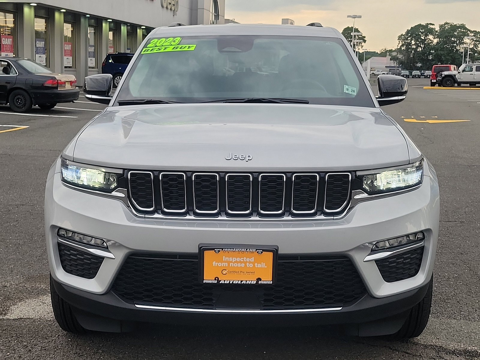 Certified 2023 Jeep Grand Cherokee Limited AWD/4WD image 2