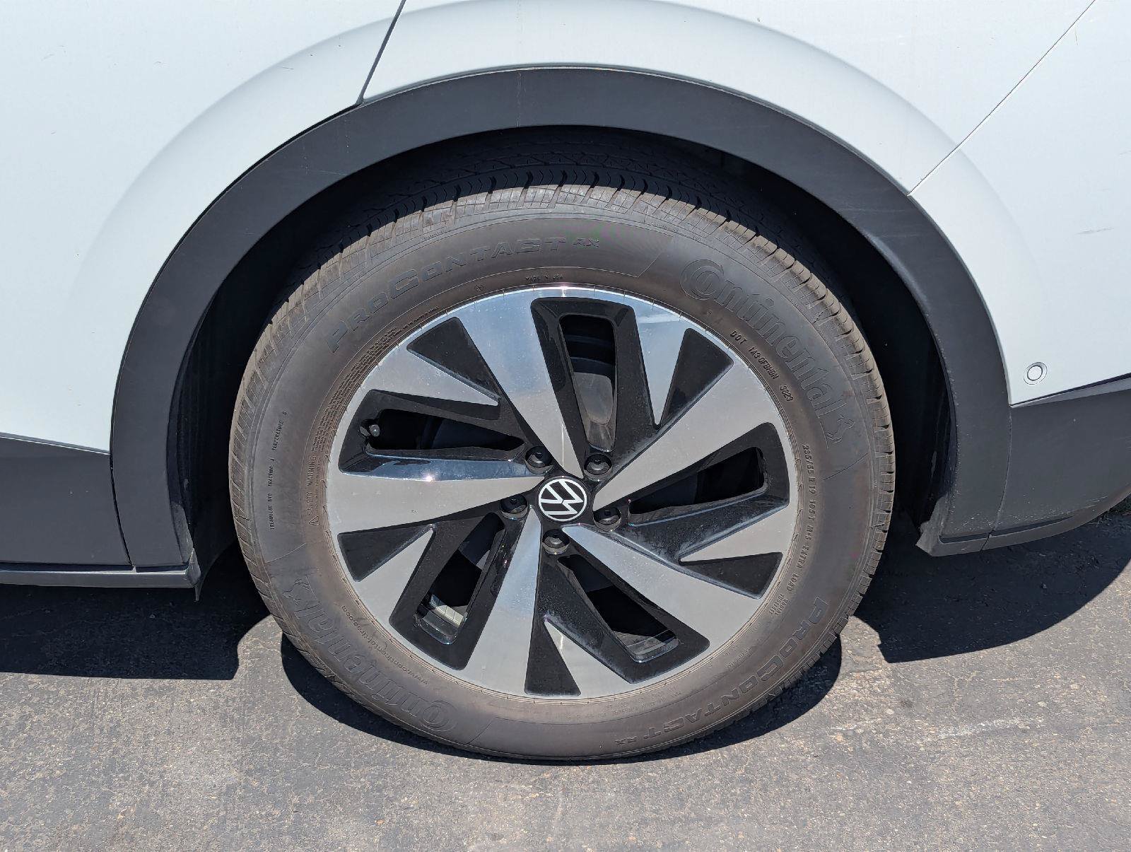 Used 2024 Volkswagen ID.4 2WD image 3