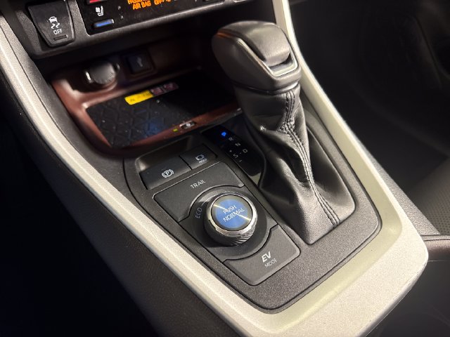Used 2022 Toyota RAV4 Limited AWD/4WD image 34