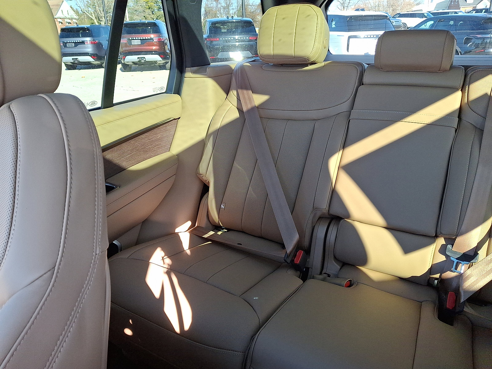 New 2026 Land Rover Range Rover SE image 15