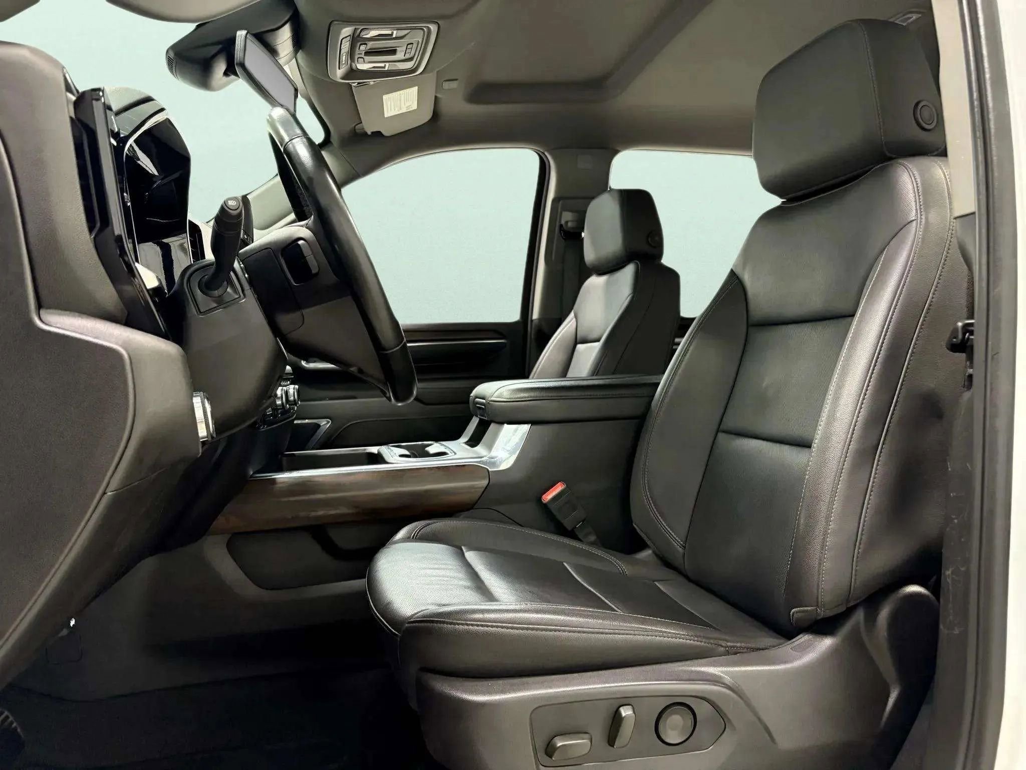 Used 2024 GMC Sierra 2500 SLT w/ SLT Convenience Package image 15