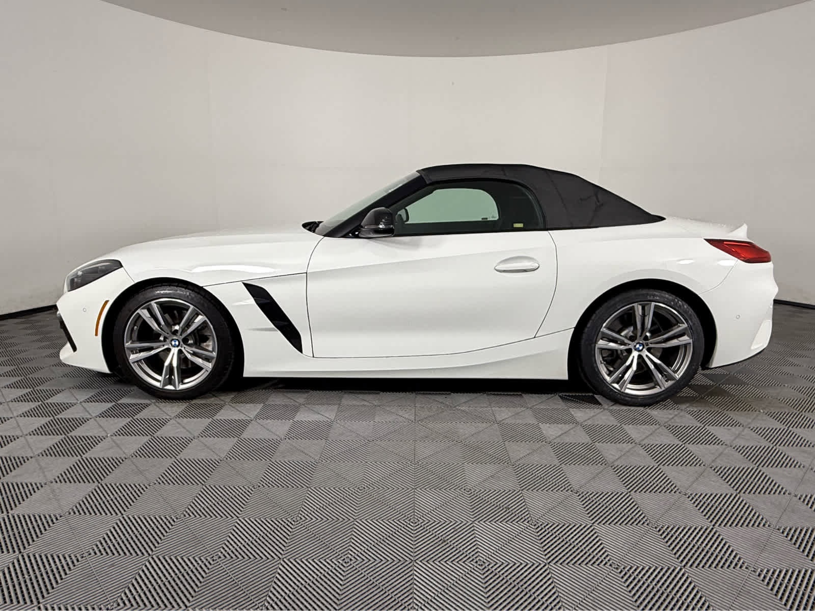 Certified 2022 BMW Z4 sDrive30i w/ Premium Package 2 image 6