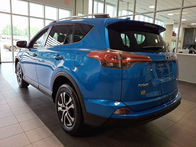 Used 2016 Toyota RAV4 LE AWD/4WD image 4