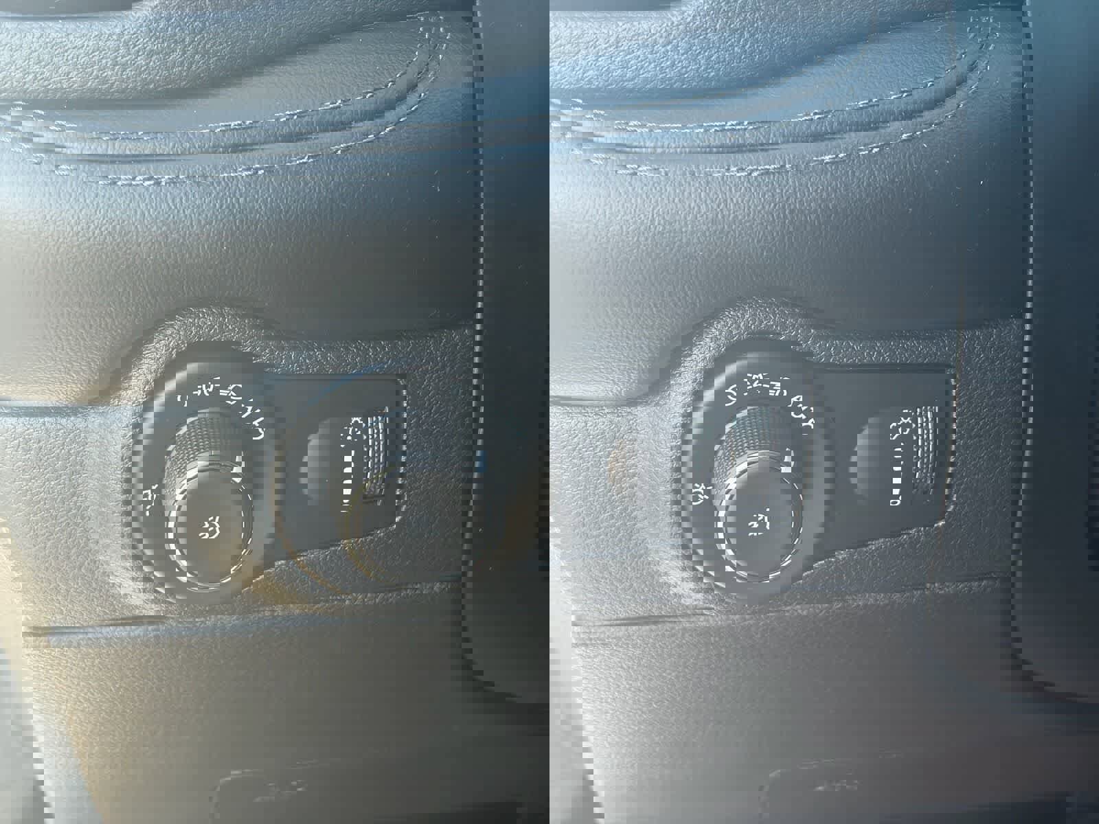 Used 2021 Dodge Durango SXT w/ 3rd Row Seating Group image 18