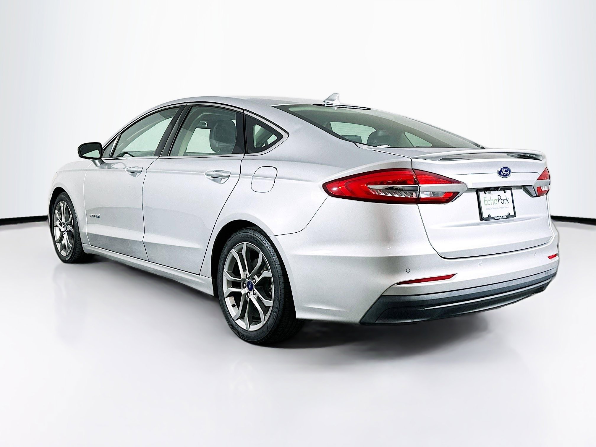 Used 2019 Ford Fusion Titanium FWD image 5