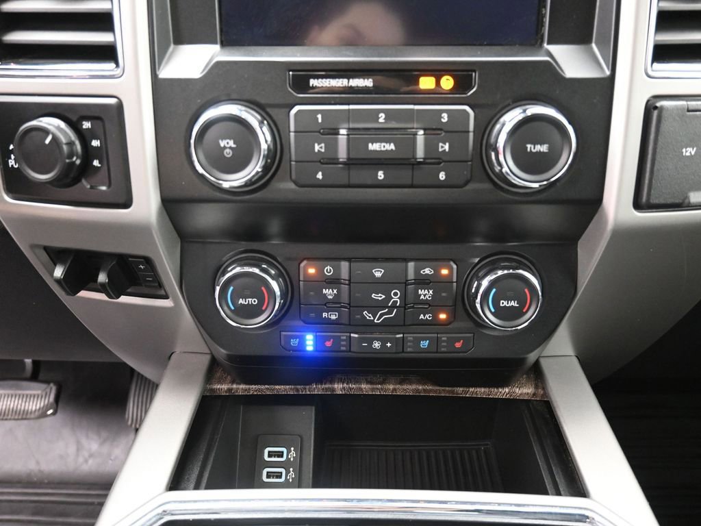 Used 2019 Ford F250 Lariat w/ Lariat Ultimate Package AWD/4WD image 31