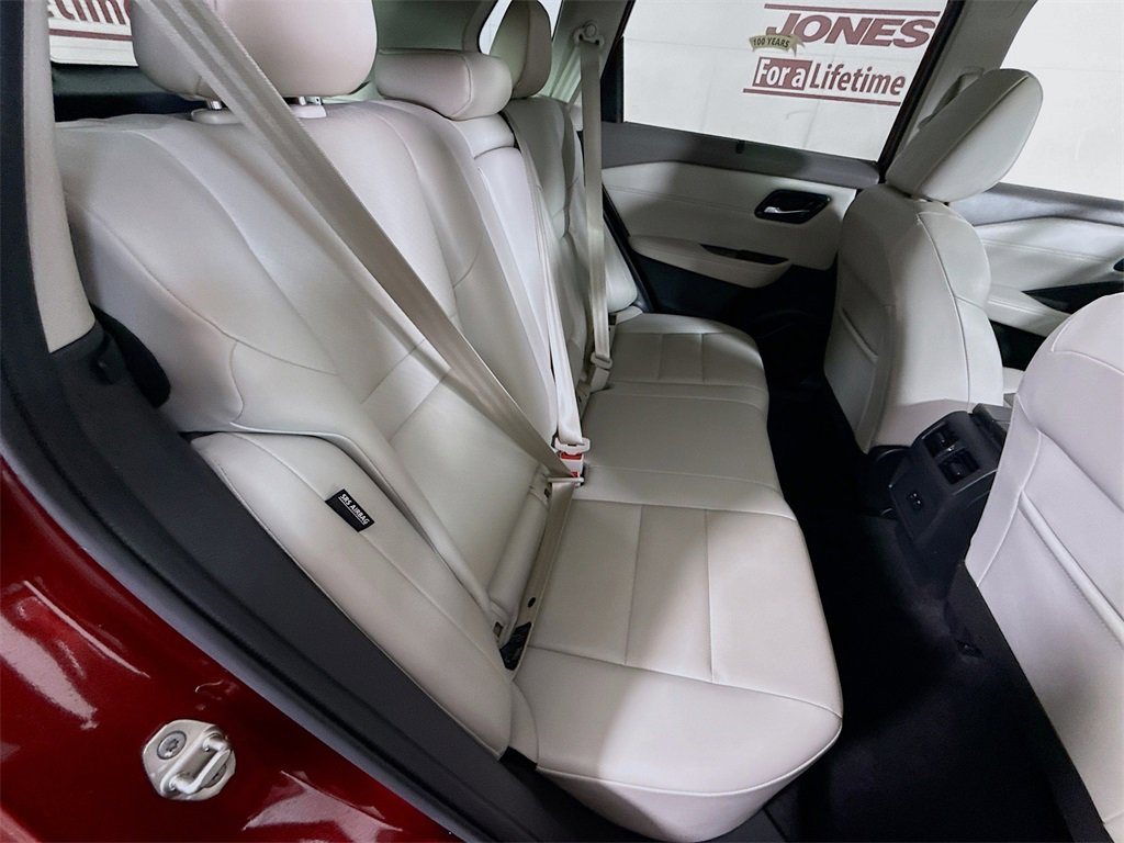 Used 2022 Nissan Rogue SV w/ SV Premium Package image 31